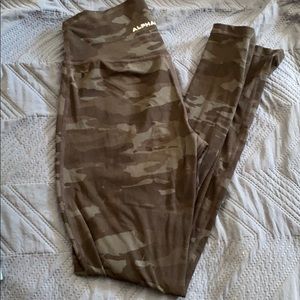 Alphalete Camo Surface Leggings